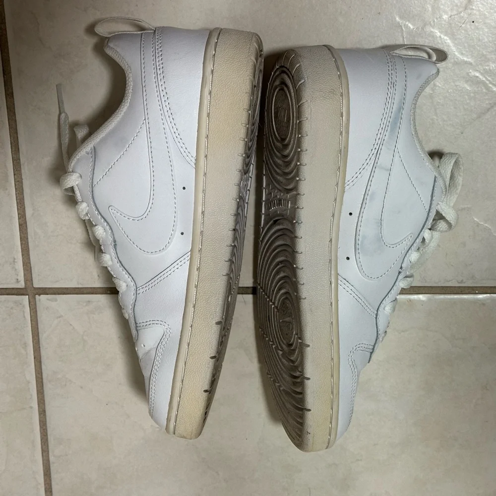 Nike Boys Shoes Size 5Y Court Borough Low 2 BQ5448-100 White Casual Sneakers